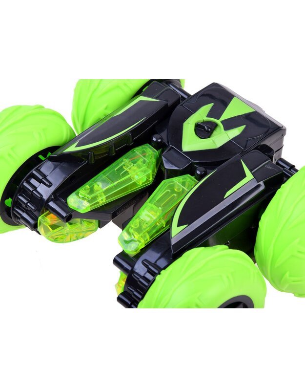 Radijo bangomis valdomas akrobatinis automobilis - žalias