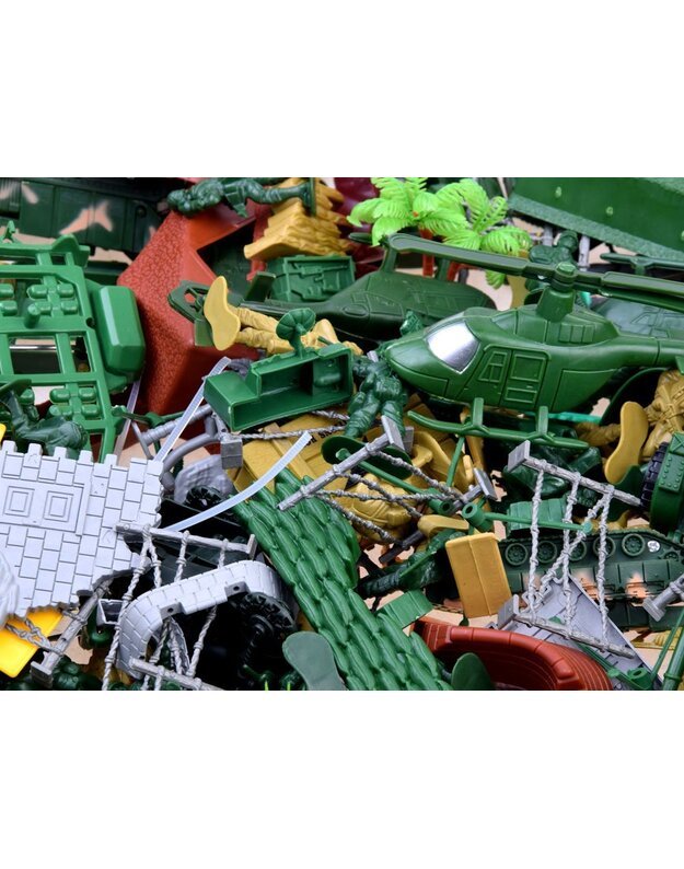 Didelis karinių kareivių, tankų, ginklų rinkinys