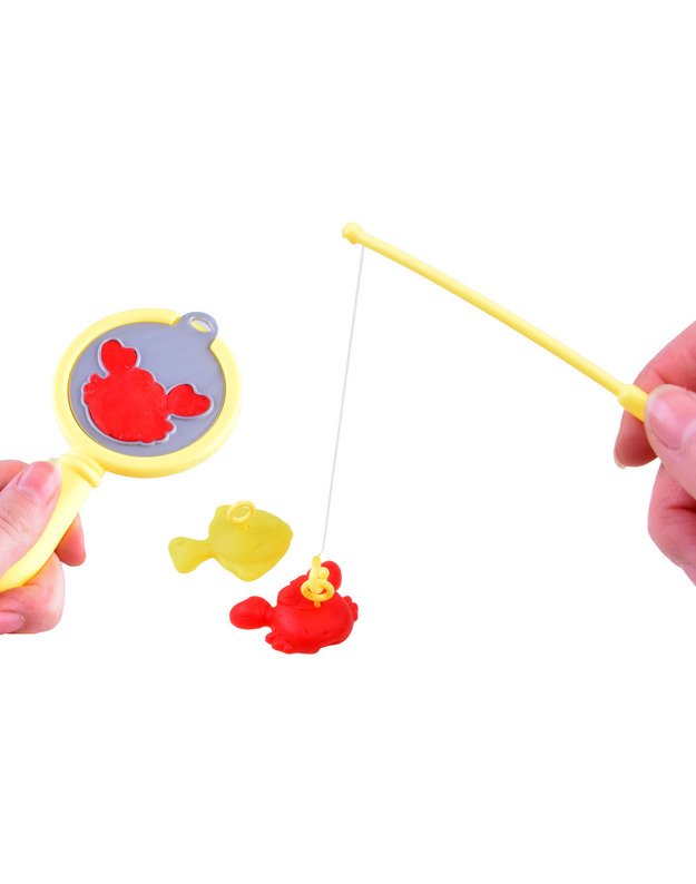 Fishing vessel plastic mass catching fish ZA4026