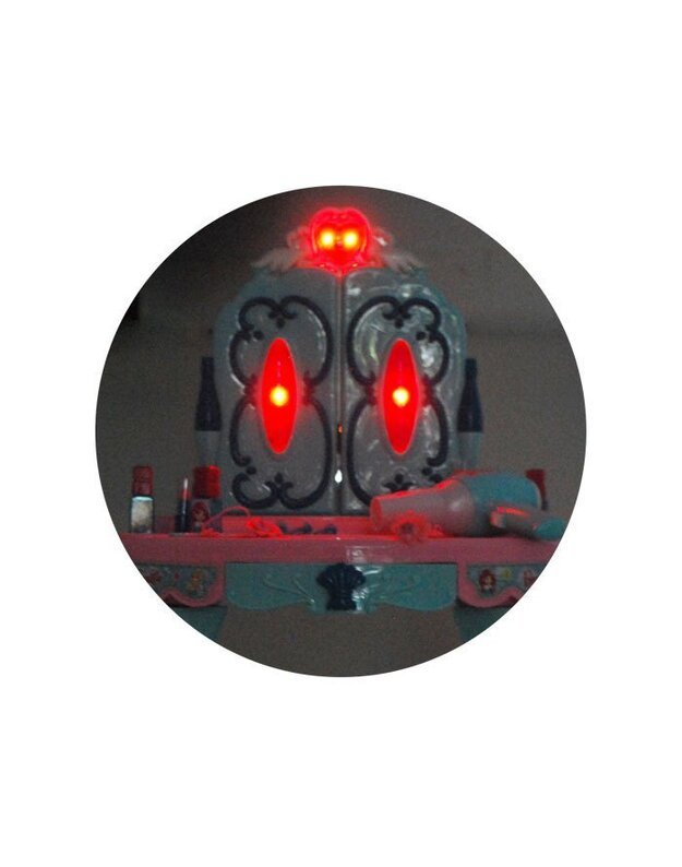 Kosmetinis staliukas su aksesuarais