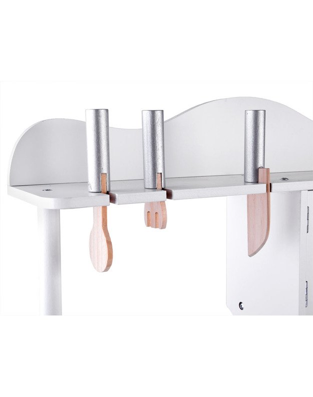 Medinė virtuvė su garso ir šviesos efektais