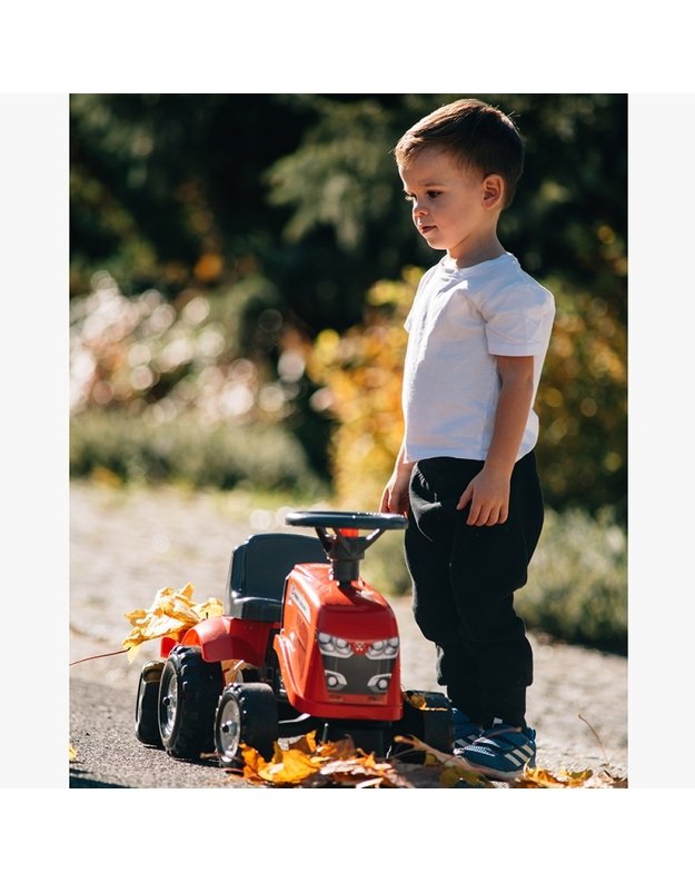 Massey Ferguson Traktorius su priekaba